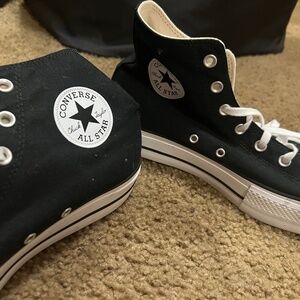 Converse All star lift.